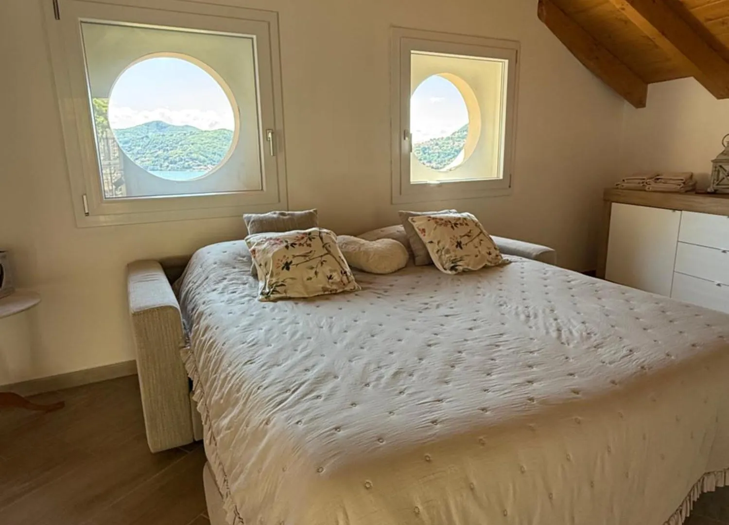 Romantic Room Al Rifugio Dei Sogni Terrazza Con Vista Lago Mozzafiato Blevio