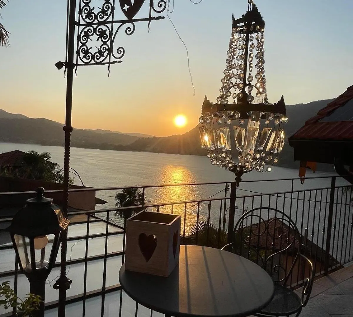 Romantic Room Al Rifugio Dei Sogni Terrazza Con Vista Lago Mozzafiato Blevio Casa vacanze